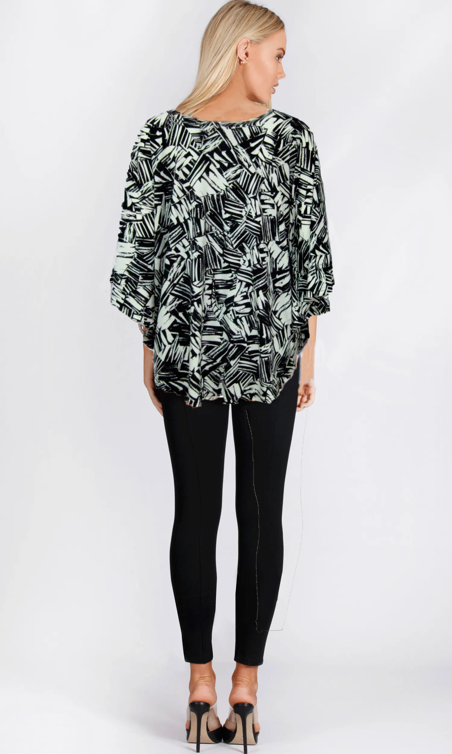 BT100214-23NC Graphic Print Top (Pack)
