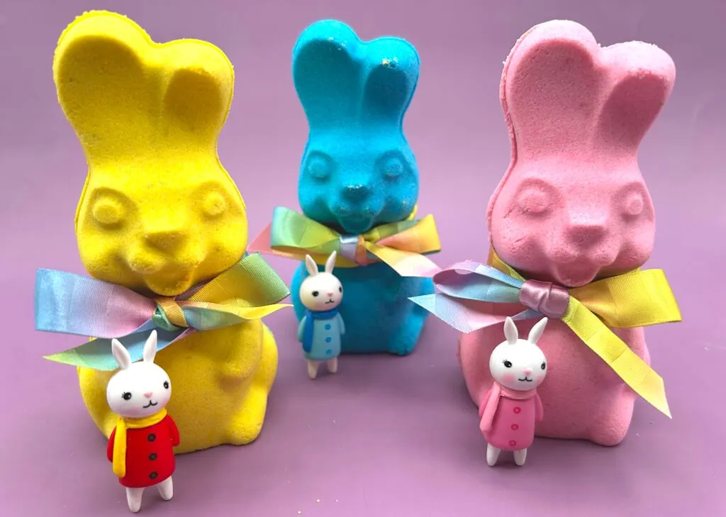Bunny Figure Bath Bomb with Toy Inside (Blue)