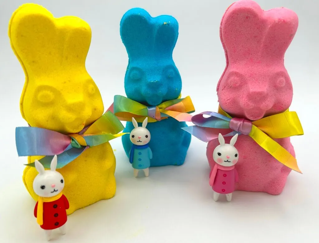 Bunny Figure Bath Bomb with Toy Inside (Blue)