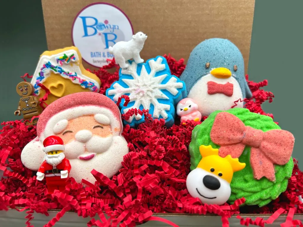 CHRISTMAS Kids Bath Bombs Gift Box with Holiday Themed Bombs - 5 ct