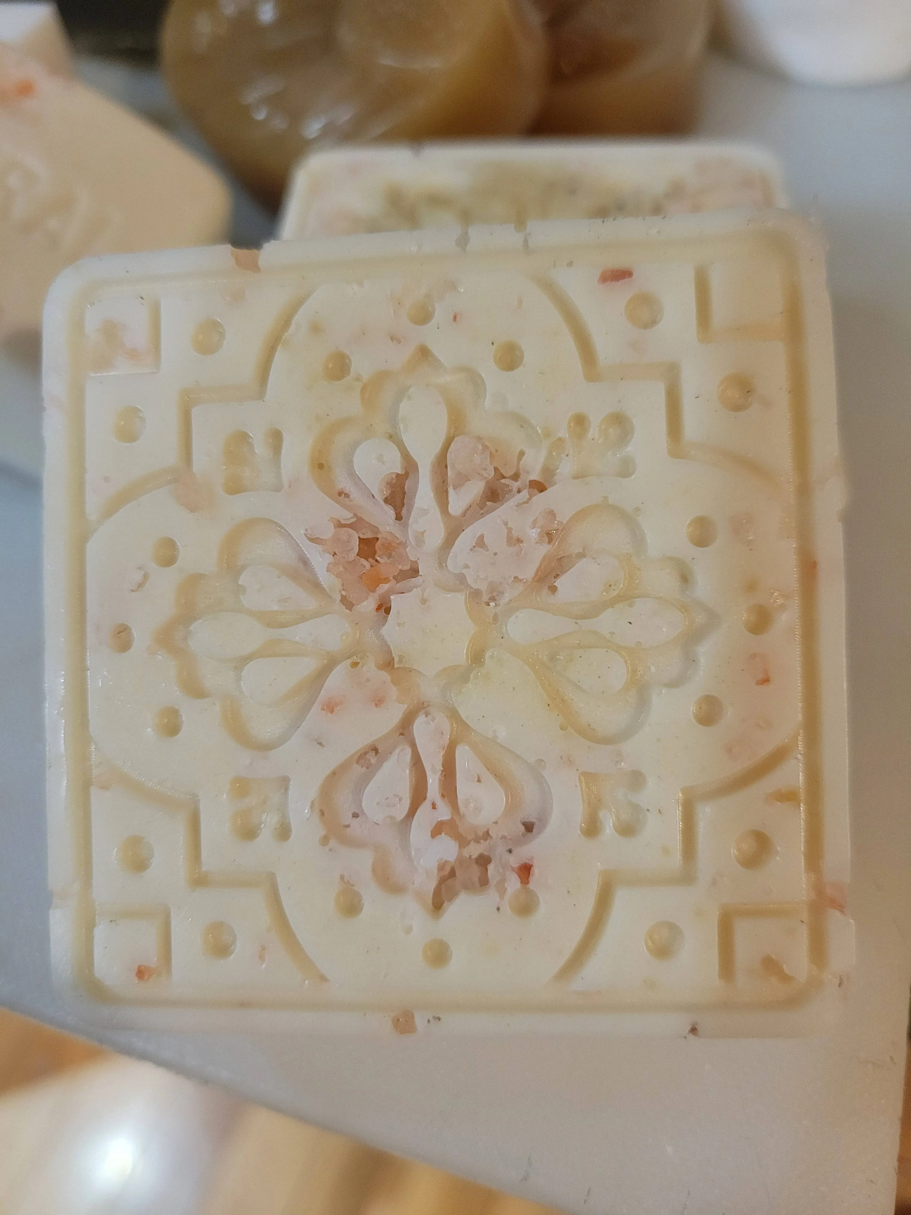 Colloidal Oatmeal & Raw Honey Himalayan Salt Scrub Soaps that help  Eczema, Psoriasis & Acne