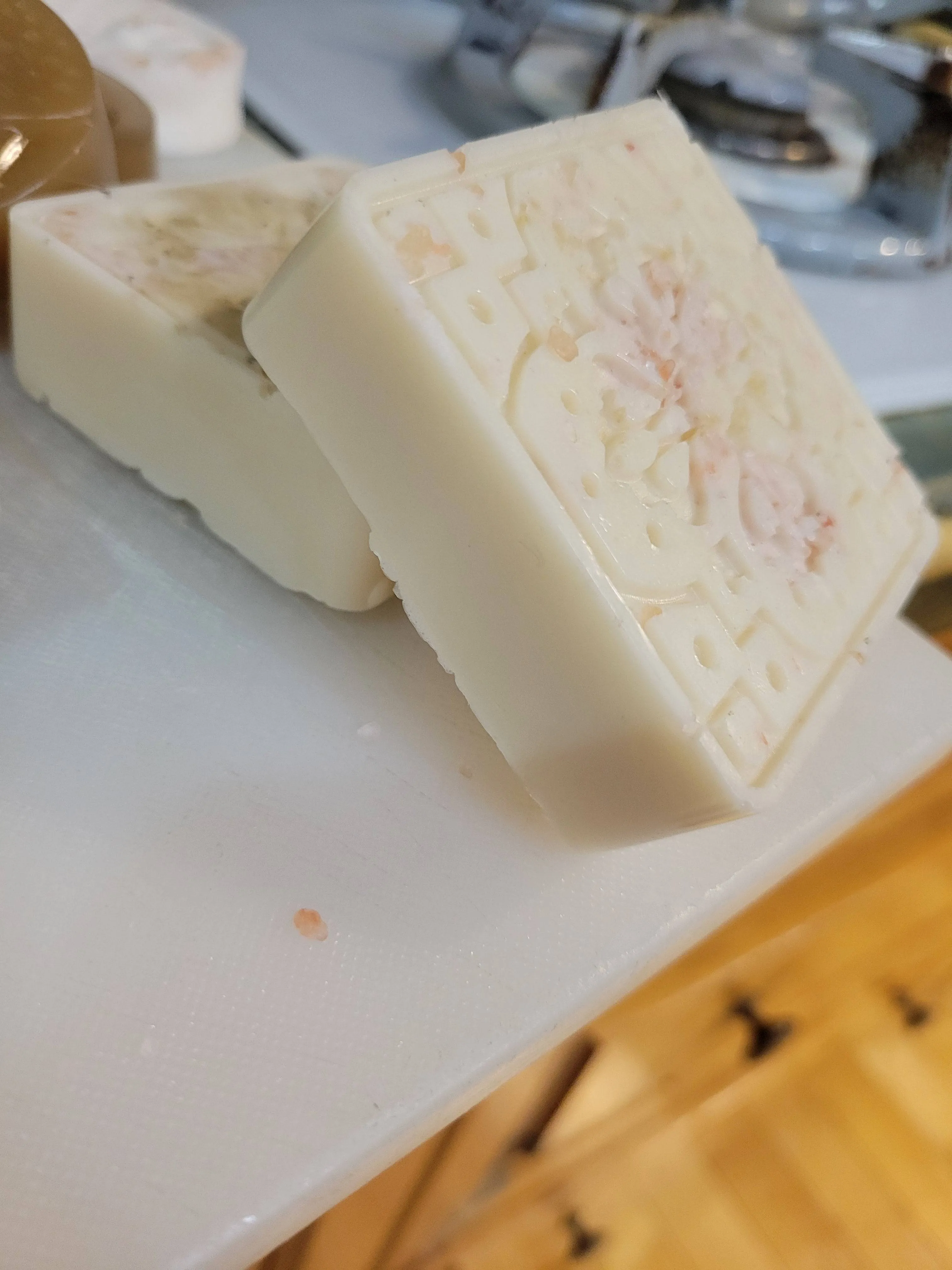 Colloidal Oatmeal & Raw Honey Himalayan Salt Scrub Soaps that help  Eczema, Psoriasis & Acne