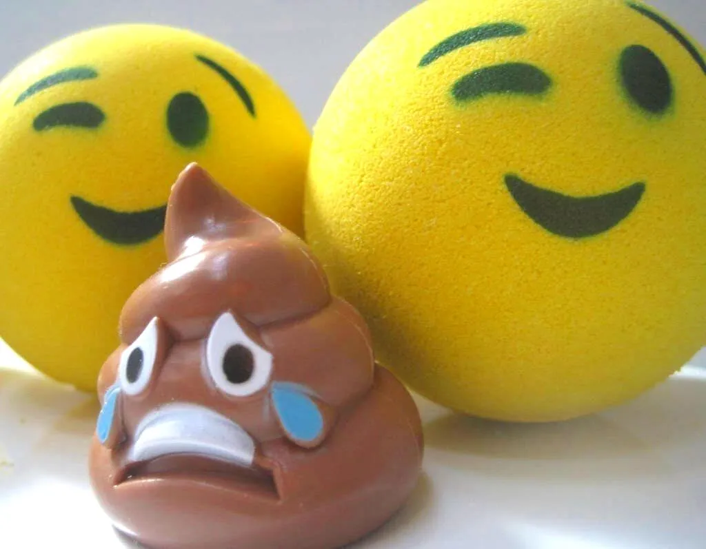 Emoji Kids Bath Bomb with Toy Inside (Yellow)
