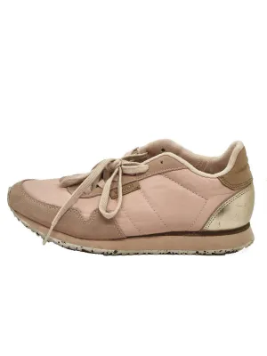 Feminine sneaks