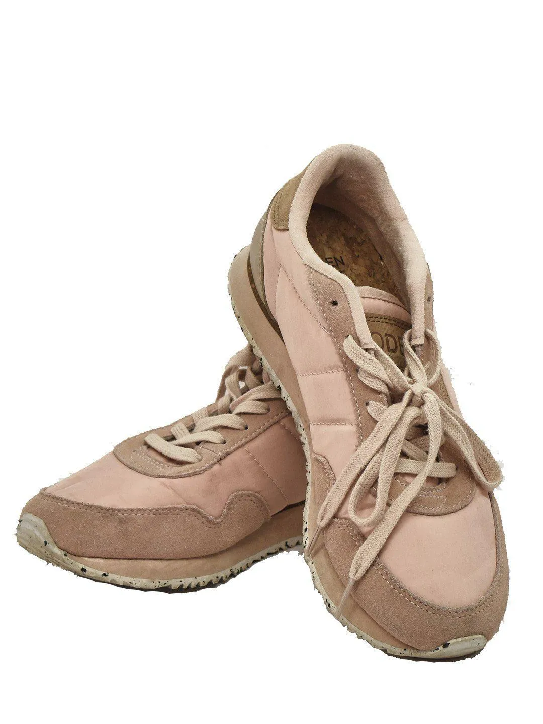 Feminine sneaks
