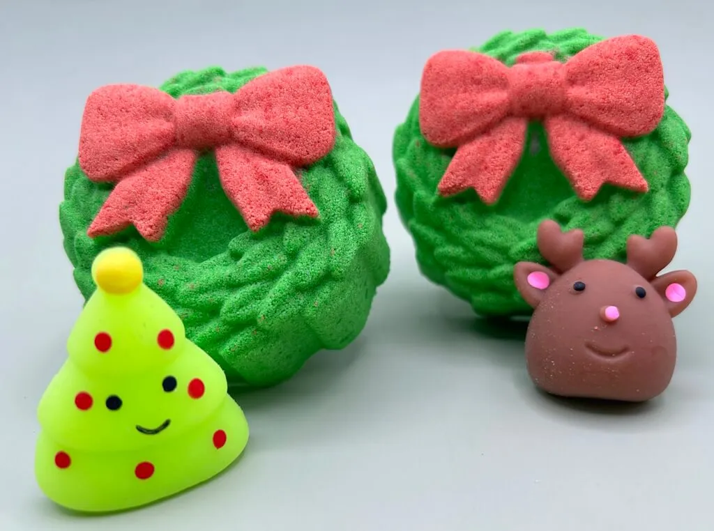 Holiday Wreath Kids Bath Bomb with Christmas Squishy Toy Inside