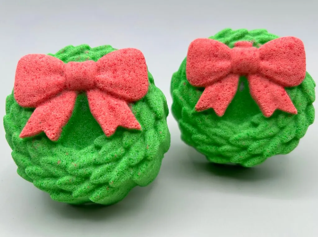 Holiday Wreath Kids Bath Bomb with Christmas Squishy Toy Inside