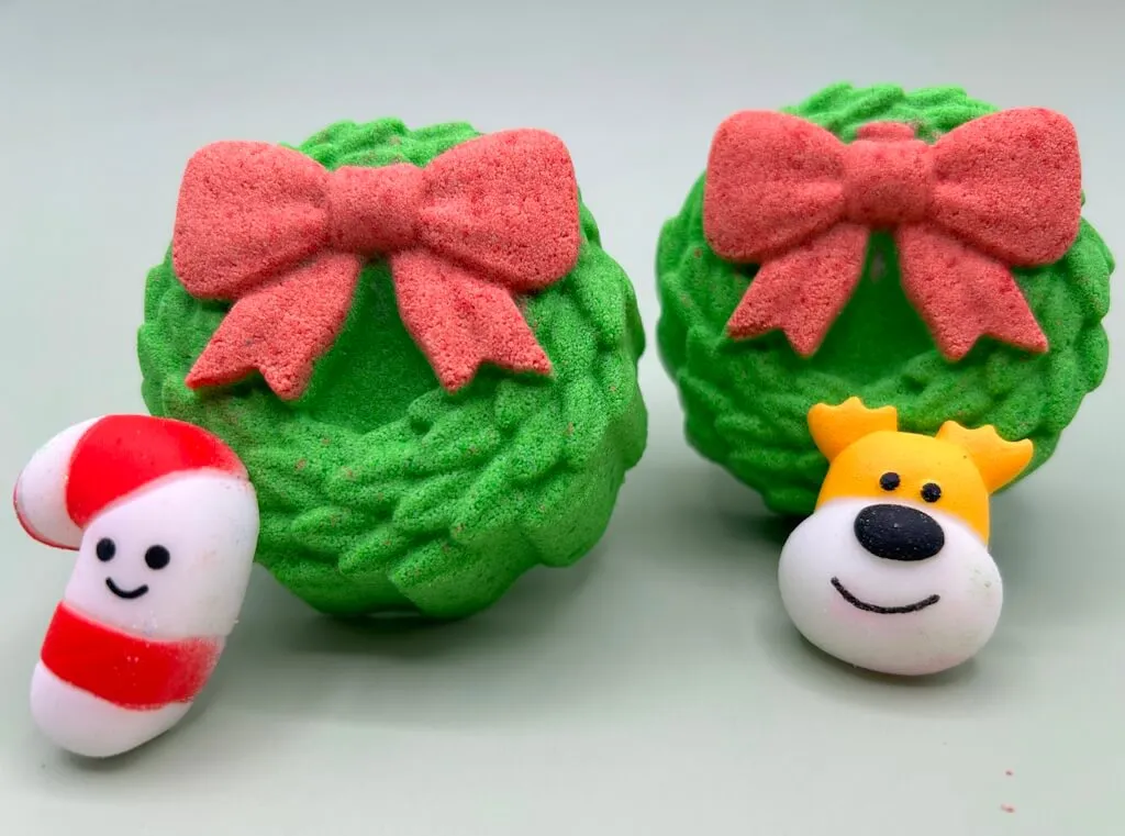 Holiday Wreath Kids Bath Bomb with Christmas Squishy Toy Inside