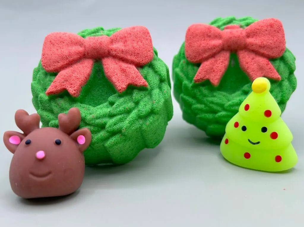 Holiday Wreath Kids Bath Bomb with Christmas Squishy Toy Inside