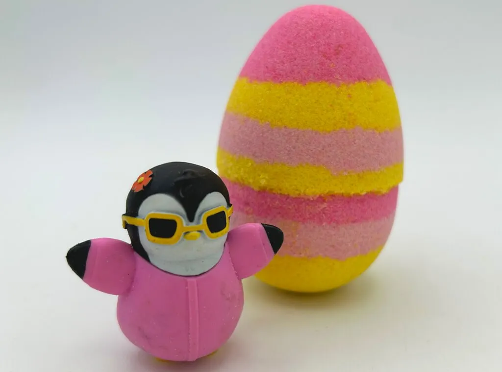 Smashlings Egg Bath Bomb with Smashlights Figure Inside
