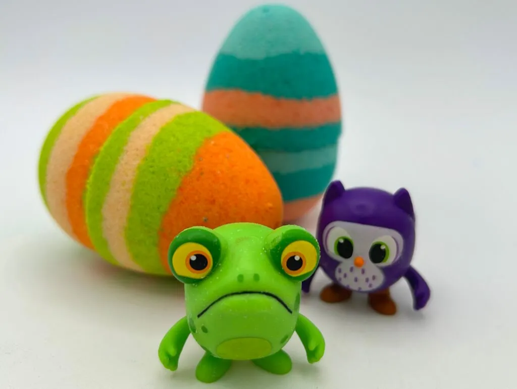 Smashlings Egg Bath Bomb with Smashlights Figure Inside